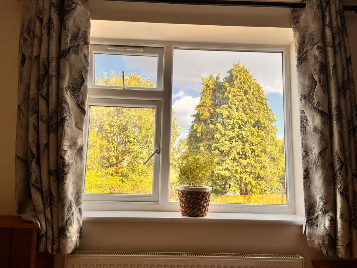 Luxurious Double Bedroom, Ensuite With Free Wifi. Oksford Zewnętrze zdjęcie